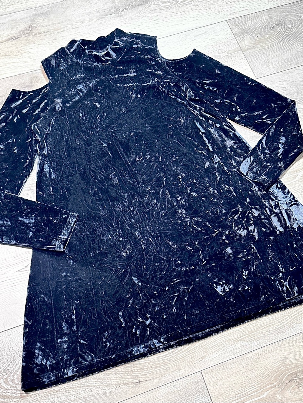 Coco + Carmen Velvet Mock Neck Cold Shoulder Long Sleeve Mini Dress - Picture 6 of 12